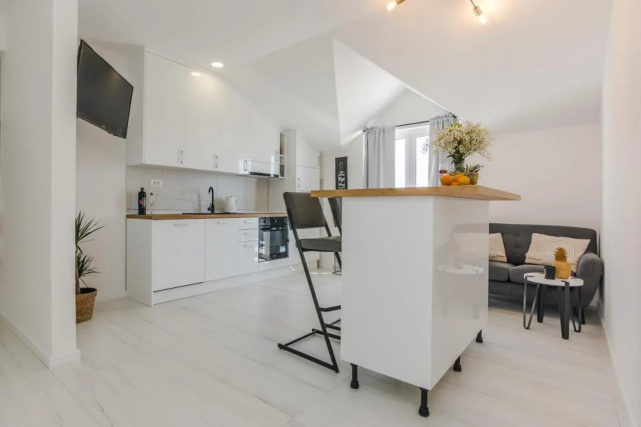 Apartment Redibo Privlaka  Croatia